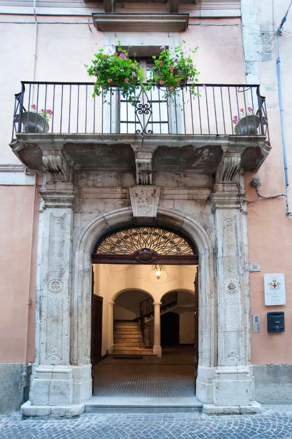 Palazzo Salini - Appartamento Familiare Sulmona Ngoại thất bức ảnh